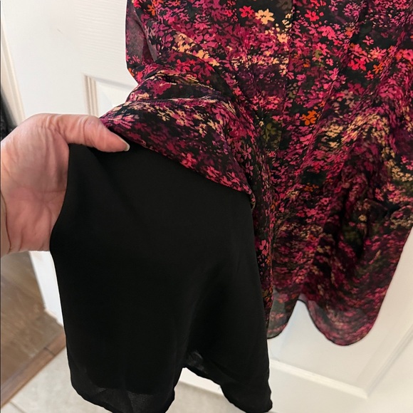 CeCe Black and Red Floral Long Sleeve Dress - Picture 7 of 8